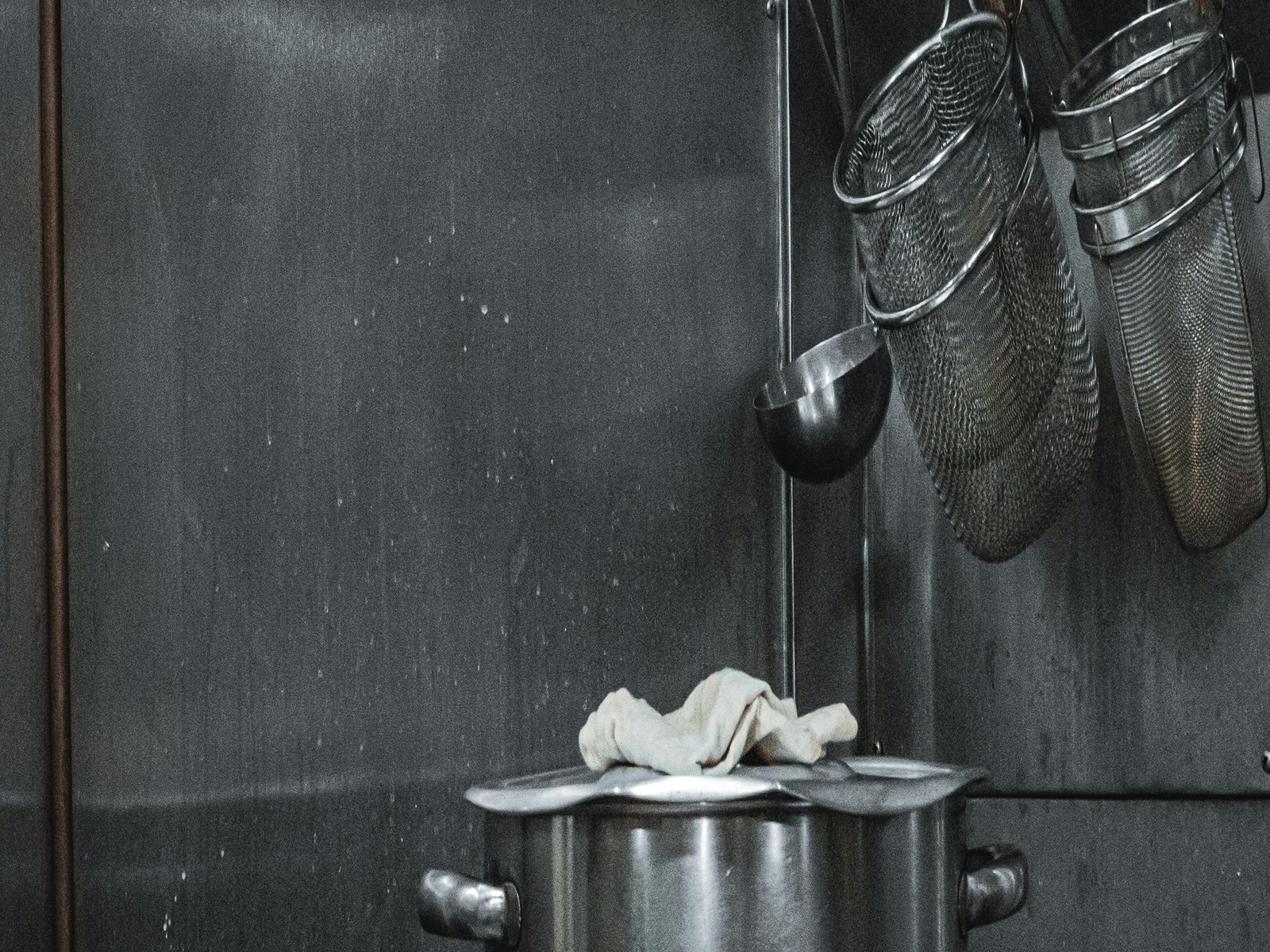 Worktables with Undershelves